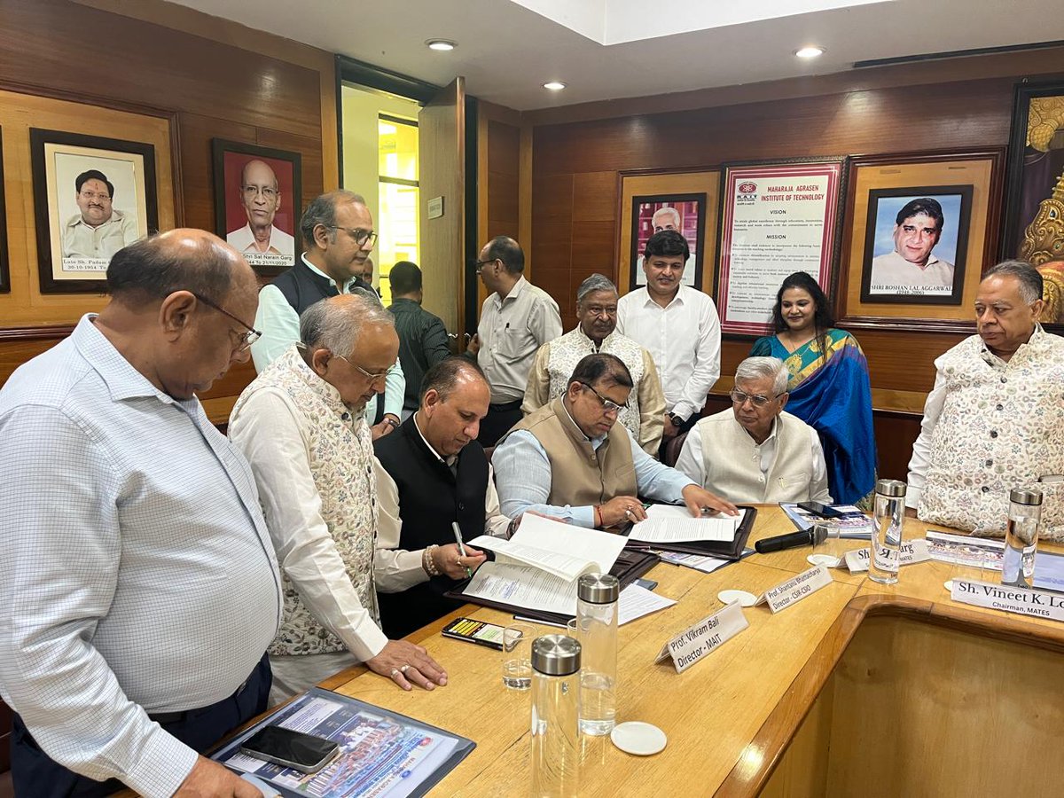 CSIR_CSIO's tweet photo. CSIR-CSIO signed an MoU with Maharaja Agrasen Institute of Technology (MAIT), New Delhi, to strengthen collaboration in joint research, innovation and skill development, fostering stronger academia–R&amp;D linkages.
@CSIR_IND @dgcsirIndia https://t.co/ydjbGdqIDk