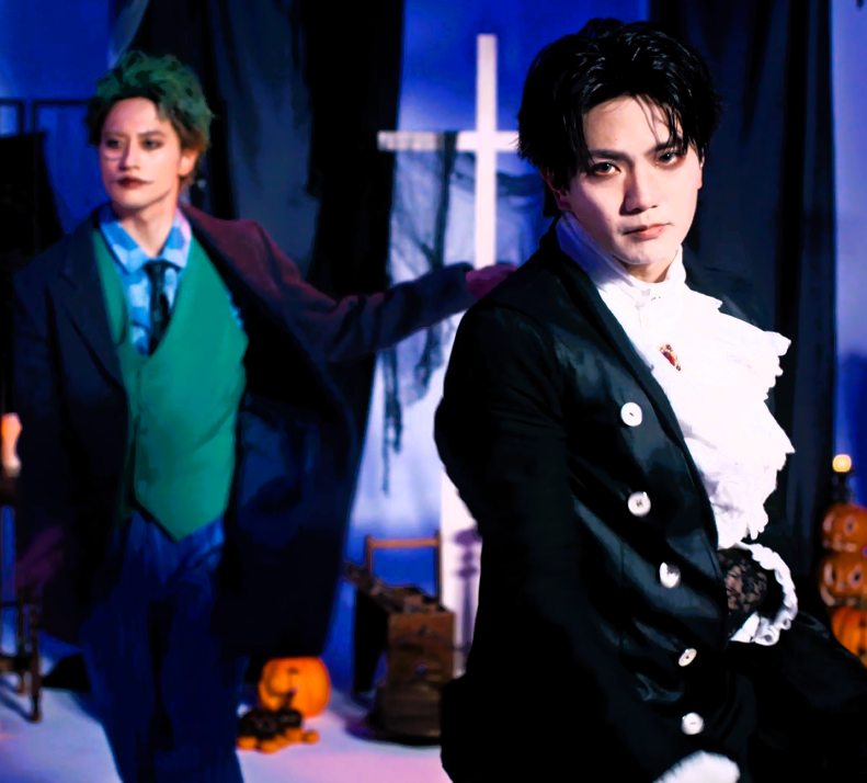 Sinsnse's tweet photo. Mrs.VAMP
正門くん①
3枚目は「また今夜。」の最後。
4枚目がKiss meポーズ。 https://t.co/VyvG1scHWM
