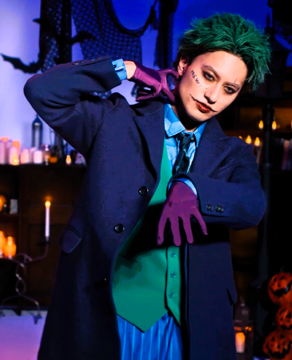 Sinsnse's tweet photo. Mrs.VAMP
健ちゃん①
Mrs.Vampに咬まれるポーズ。
顔面強。 https://t.co/VvVSq8aO7a