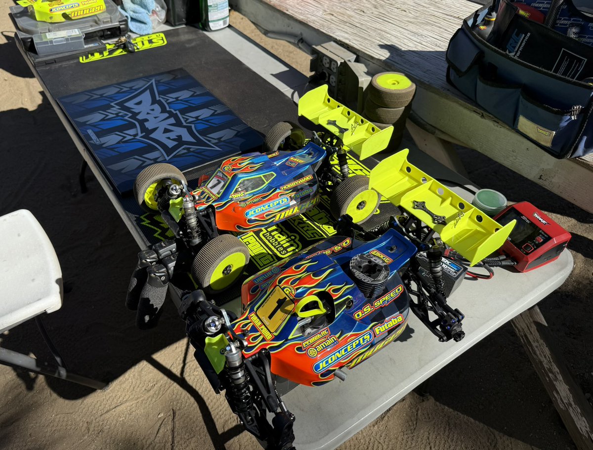 adamdrake117's tweet photo. Ready for practice at Hot Rod Hobbies for the JBRL Finals. #drake #ad4
#MUGENSEIKI 
#OSENGINES 
#JCONCEPTS
#HOBBYWING
#FUTABA 
#PROTEKRC
#AMAINHOBBIES 
#FLASHPOINTRC 
#DARKSIDEDESIGNS
#MIP
#B21AD4
#DRAKEIN
#T10PX
#HobbywingTechnology
#stickitone
#gracing https://t.co/JqqAgBmSIW