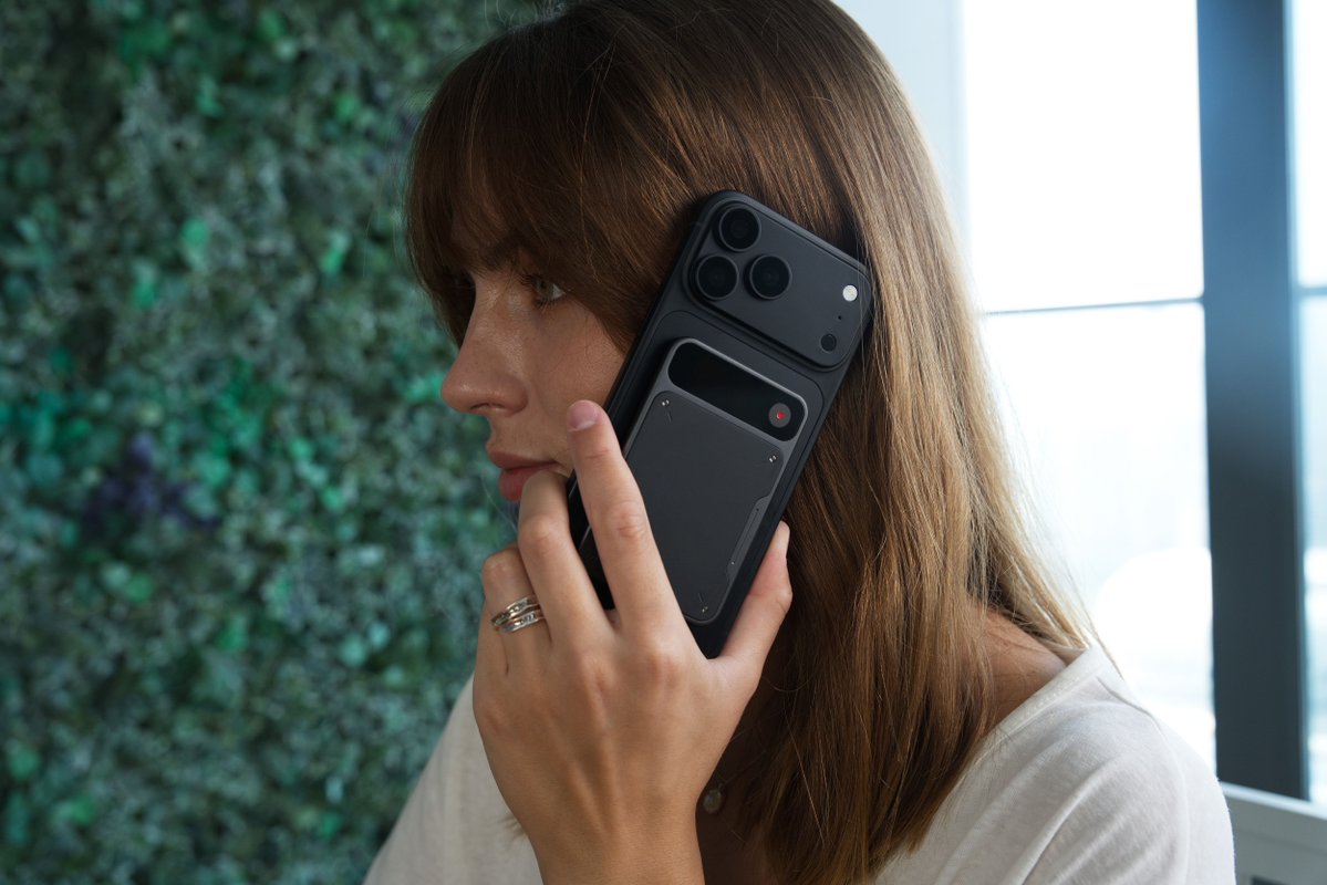 Notari_labs's tweet photo. Notari hears what you hear.
A built-in vibration sensor picks up the other side of your call. No speakerphone. No “sorry, can you repeat that?”

#techgadgets #worksmarter #businesstools https://t.co/O49sz6RCbe