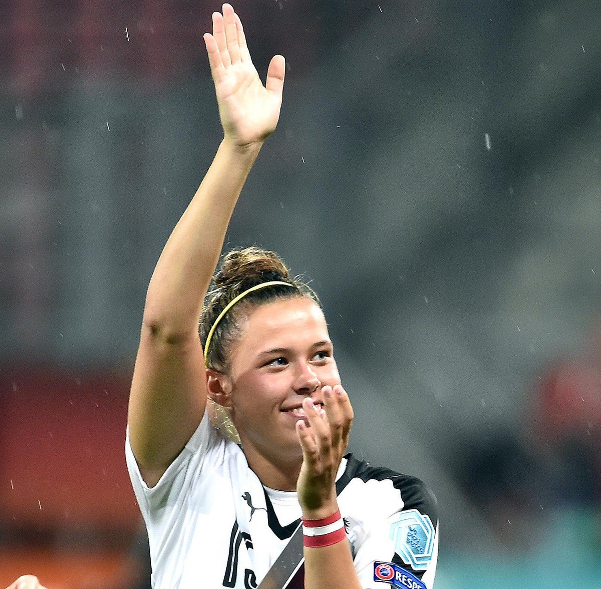 MichaelSantang5's tweet photo. #WEUROQualifying #WWC27 #Brazil
Billa Game Winner
Full Time
#Kosovo 🇽🇰1 #Austria 🇦🇹2
Nicole Billa #Stuttgart completes the comeback for the Austrians 81' https://t.co/dRpQoqAuk5