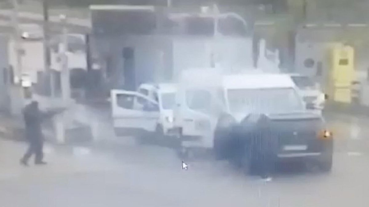 A_Sovereignty's tweet photo. Drug violence once confined to a handful of neighbourhoods now reaches Grenoble, Lyon, Nantes, Rennes. Medium-sized towns face the war-zone conditions of Marseille and Paris. https://t.co/RIt1bPkIJ2