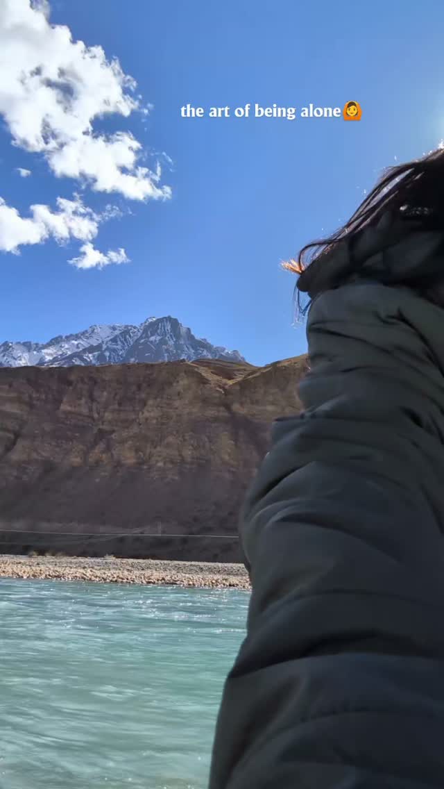 bar_nsal's tweet photo. Found a new hobby: just me, the rocks, the rushing river, and the beauty of the mountains. @travelwithpokiee, thank me later for introducing you to this spot. It was all possible because of @travelrealindia. https://t.co/unXYIi5uYR