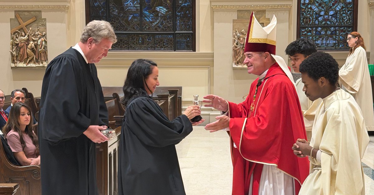 TabletNewspaper's tweet photo. The Red Mass, or Mass of the Holy Spirit, was held on Oct. 8 at the Cathedral Basilica of St. James in the @brooklyndiocese.

The Mass was sponsored by the Kings County Chapter of the Catholic Lawyers Guild and the Columbian Lawyers Association of Brooklyn.

@bishopofbklyn celebrated the Mass, urging judges and lawyers to recognize the inherent dignity of every person and offering prayers sought the Holy Spirit’s guidance for the legal profession in pursuing justice. 

This annual liturgy, which opens the judicial year and traces its roots to 13th-century Europe — with the first U.S. celebration in 1928 at St. Andrew’s Parish in Manhattan — has been hosted in the diocese by the Columbian Lawyers Association of Brooklyn for more than 50 years.