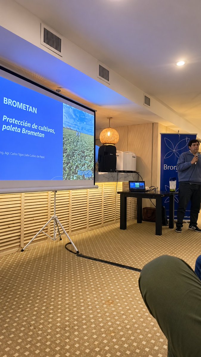 Argenpapa's tweet photo. 🇦🇷🥔 PGP Agronegocios reunió en Balcarce a productores y técnicos en una jornada sobre nutrición, protección y clima para el cultivo de papa.

🔗 https://t.co/ZC0y3QgwG5

#Papa #Balcarce #Argenpapa https://t.co/itULTMhOeI
