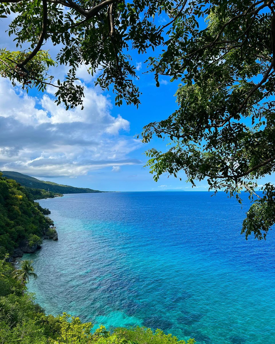 Leventyetim5's tweet photo. Bluewater Sumilon Island Resort, Cebu: Enjoy a day pass from 2, 000 PHP per person, including roundtrip boat transfers, island activities, sandbar access, beach towels, and lunch with one round of drinks. https://t.co/iXIDHRHhWp