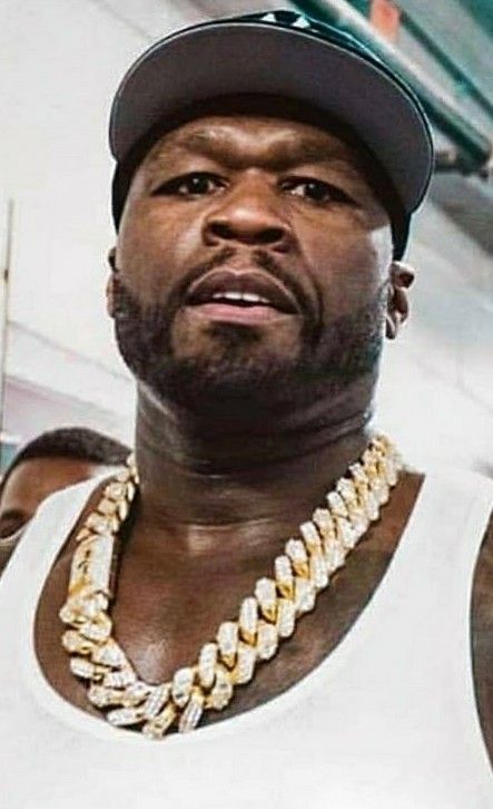 Cankajsek's tweet photo. @ZPouzar Takovej retez nosil Midas, pak 50 cent, a nosil by ho i vrchní pedo kdyby mu to dovolili! Velmi příhodné a šik pro naši vrchní kolotočářku! https://t.co/CzfVYAXqZ2