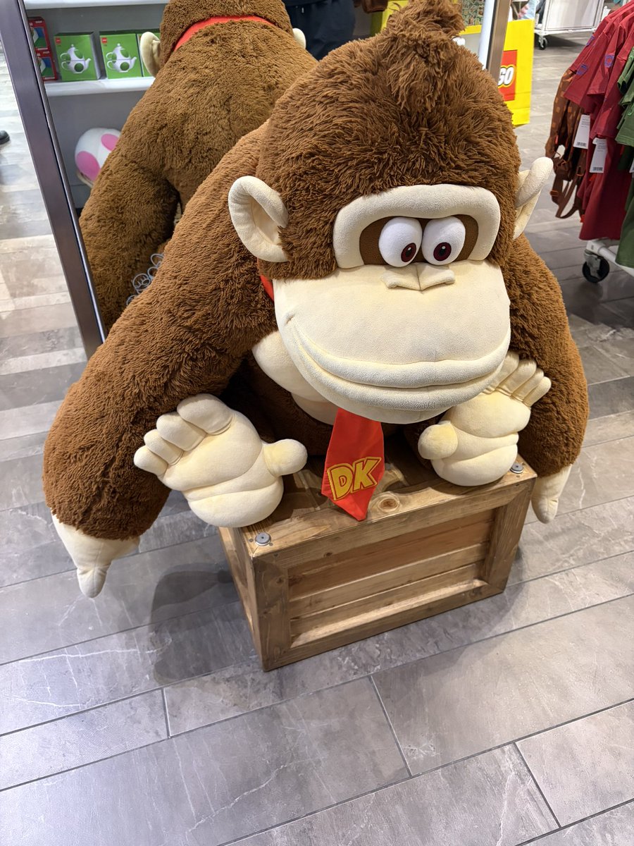 Stealth40k's tweet photo. Nintendo NY has the giant Donkey Kong plushie! https://t.co/lX8s3wGHsE