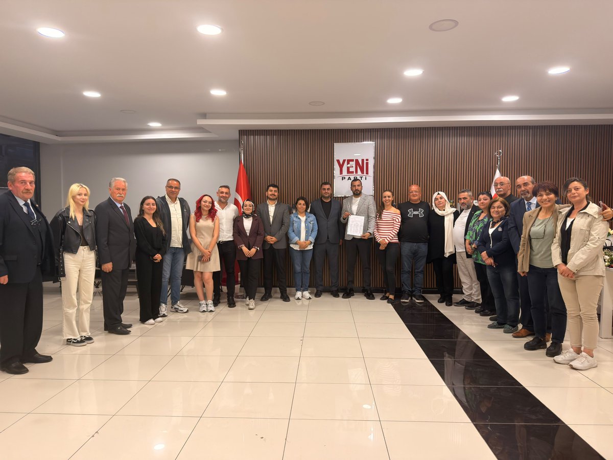 YepAltindag's tweet photo. Mazbatamızı aldık, görevimize başladık!

Yeni Parti Altındağ İlçe Başkanlığımızın 1. Olağan Kongresi’nin ardından mazbatamızı alarak görevimize resmen başladık.

Bu süreci bir makamın değil, sorumluluğun başlangıcı olarak görüyoruz. Altındağ için daha çok çalışacak, halkımızın sesini duyuracak, dayanışmayı büyütecek ve umudu hep birlikte güçlendireceğiz.

Kurucu İlçe Başkanımız Gökhan Urun’un öncülüğünde, örgütümüzün her bir üyesiyle birlikte Altındağ’da yeni bir dönemin kapılarını açıyoruz.

Birlikte çalışacak, birlikte başaracağız!

Yeni Parti Altındağ İlçe Başkanlığı