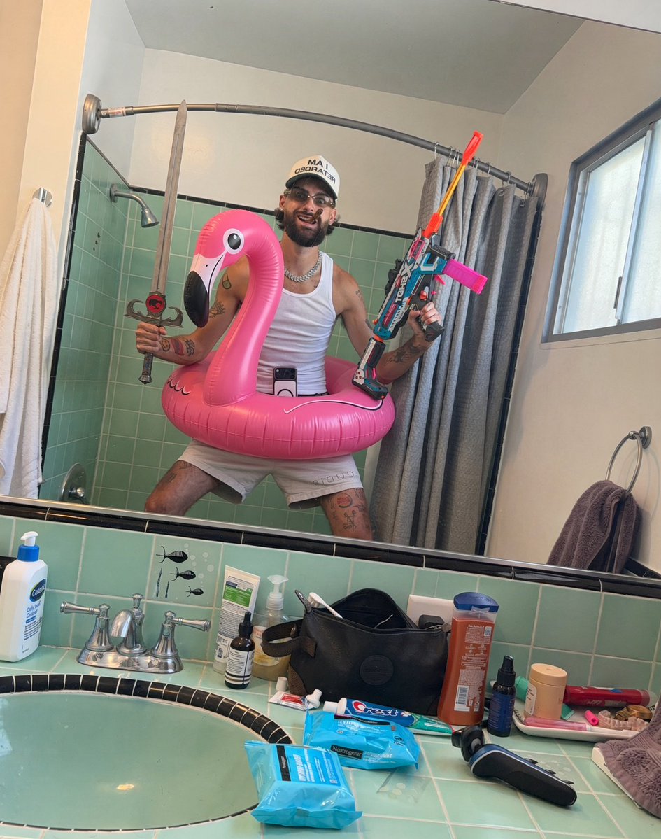 solpoolparty tweet picture