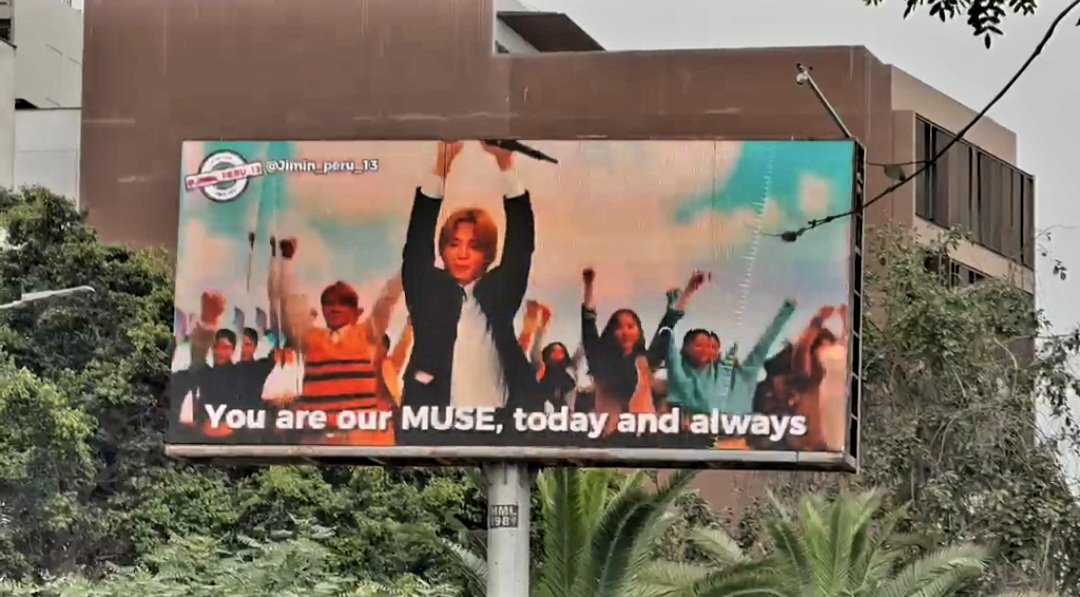JIMIN_PERU_13's tweet photo. ✅️ Pantalla LED - Miraflores

Nuestra 2da pantalla LED estuvo activa durante todo el dia de ayer en la avenida reducto cdra 11 cruce con avenida 28 de Julio.

¡Gracias a todos los que nos compartieron sus fotos y videos! 💛

HAPPY JIMTOBER 
#JIMTOBER2026
#AngelVoiceJimin
#천사보이스_지민 #JIMIN #JimtoberEnPeru