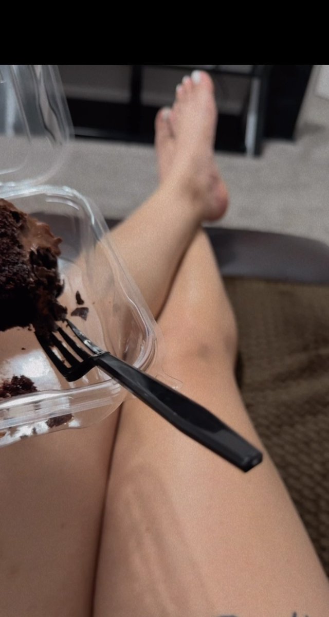 sweetashley05's tweet photo. It’s Friday, time to sweeten things out https://t.co/wwoFV5m9fD
