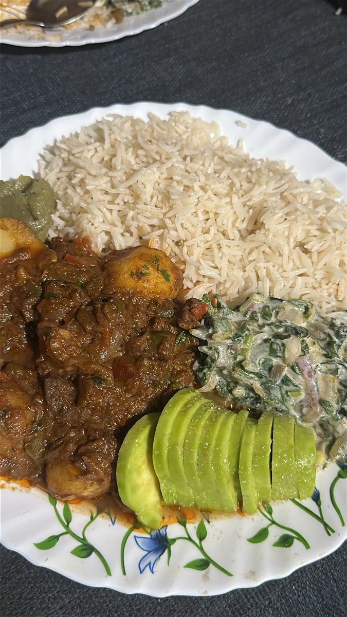 Ziranessa's tweet photo. Dinner is served https://t.co/awBYWQGmWw