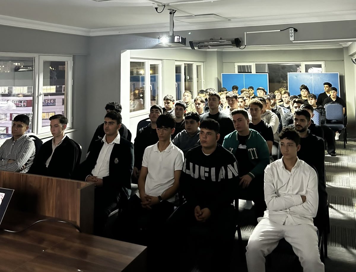 Ocakumraniye's tweet photo. Ümraniye Ülkü Ocakları olarak, haftalık olarak gerçekleştirdiğimiz Ortaöğretim Seminerimiz kapsamında “Başbuğ Alparslan Türkeş’in Hayatı” konulu seminerimizi gerçekleştirdik.

Katılım sağlayan tüm ülküdaşlarımıza teşekkür ederiz.

Var olsun Ülkü Ocakları! https://t.co/5ZieegDKDf