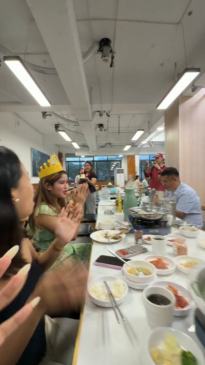tim327327's tweet photo. Simple birthday dinner ni Ka Mangyan Vlogs sa China. https://t.co/4DXFq4QKMf