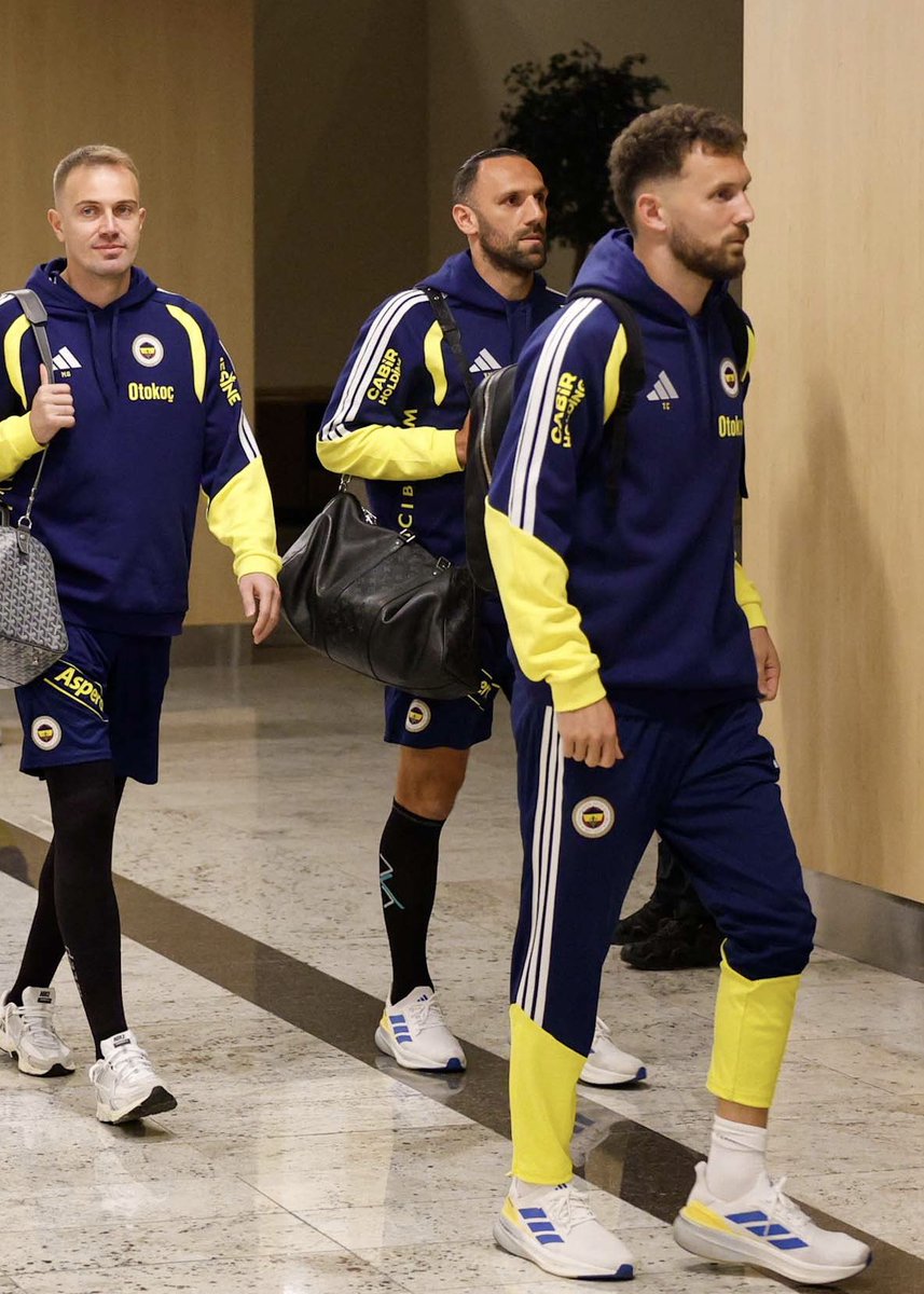 Fenerbahce's tweet photo. 📍 Rize’deyiz.

#RİZvFB https://t.co/93IrxLSdTb