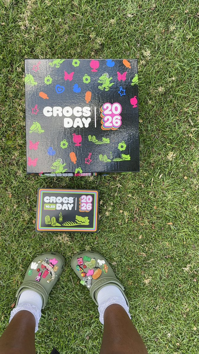 mmathemaMothiba's tweet photo. It’s Crocs Month! 🐊💚👟 Treat yourself! Get 2 flip flops for R400 and 5 Jibbitz packs for R200 🔥 Shop now on the Crocs website and use CROCSDAY004 for FREE delivery! 🛍️ #CrocsDay2026 #DoYourThing

https://t.co/ufpjPq1UpP https://t.co/497AqO1bzB