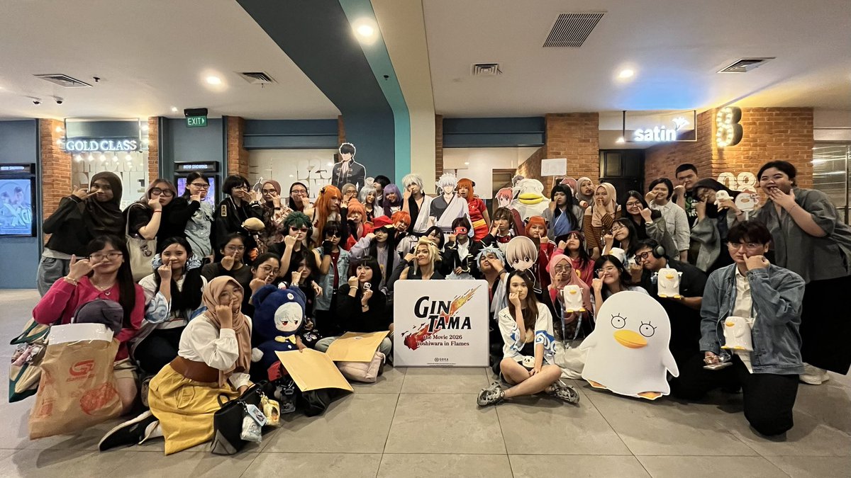 makominato's tweet photo. selama aktif di fandom manapun baru fandom gintama ini yg bener2 kerasa kaya one big family... 

fandom kecil yg apa2 effort sendiri, apa2 heboh sendiri, pokonya fandom "dari kita untuk kita" 😭 semoga fandom gintama makin rame kedepannya!! 

happy gintama day 💖 #銀魂の日 https://t.co/q4lwS54FxJ