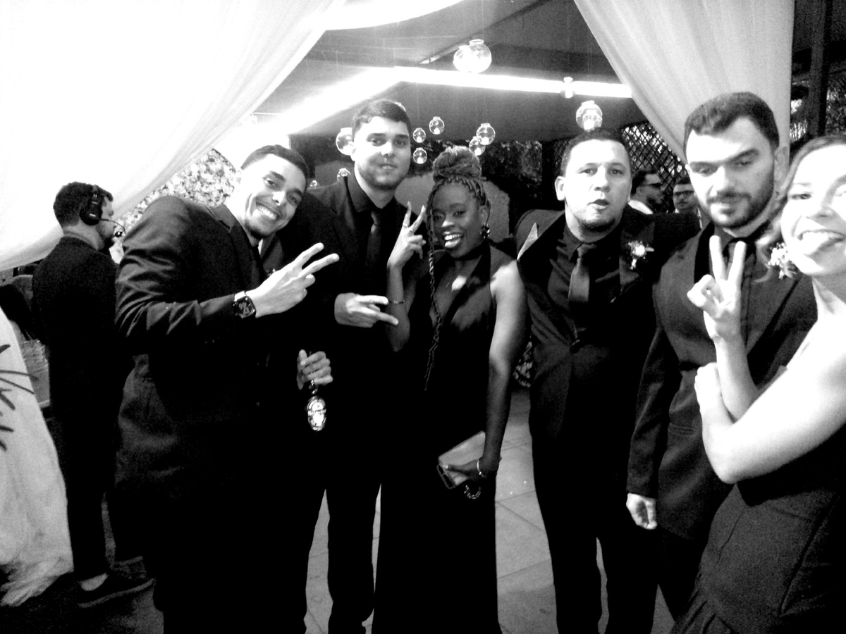 izadosanjos's tweet photo. já com saudade desse dia 🖤 https://t.co/9A3j0f4NQ8