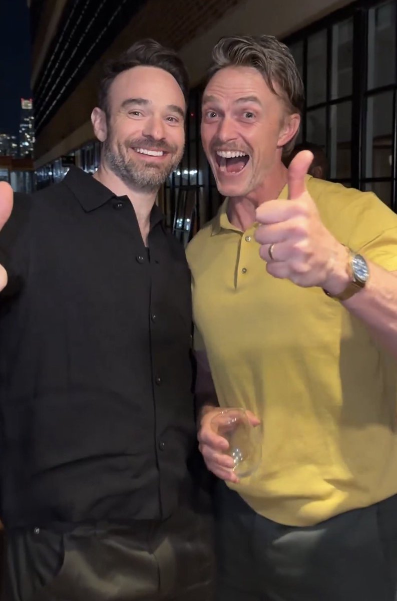 wilsonbethelbr's tweet photo. Galera isso aqui é muito sério.

Wilson Bethel e Charlie Cox tentando ressuscitar fãs brasileiras em psicose política juntos em foto recente https://t.co/GQ68cxmRKi