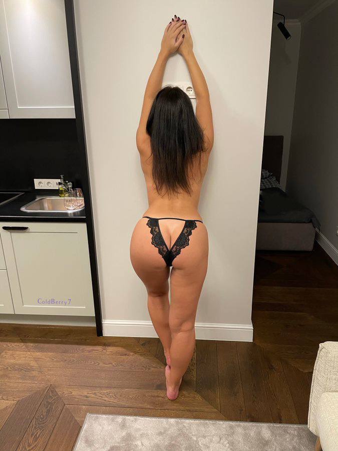Hotwifesmex's tweet photo. Tengo 43 años y soy de puebla me case muy joven y mi esposo es pito chico no me llena, busco chicos de 20 a 30 años que tengan una verga gruesa y grande para que me cojan por el culo tengo permiso para buscar singles jóvenes y disfrutar al máximo, comenten o den rt y les mando DM https://t.co/q7rfPTGHBp