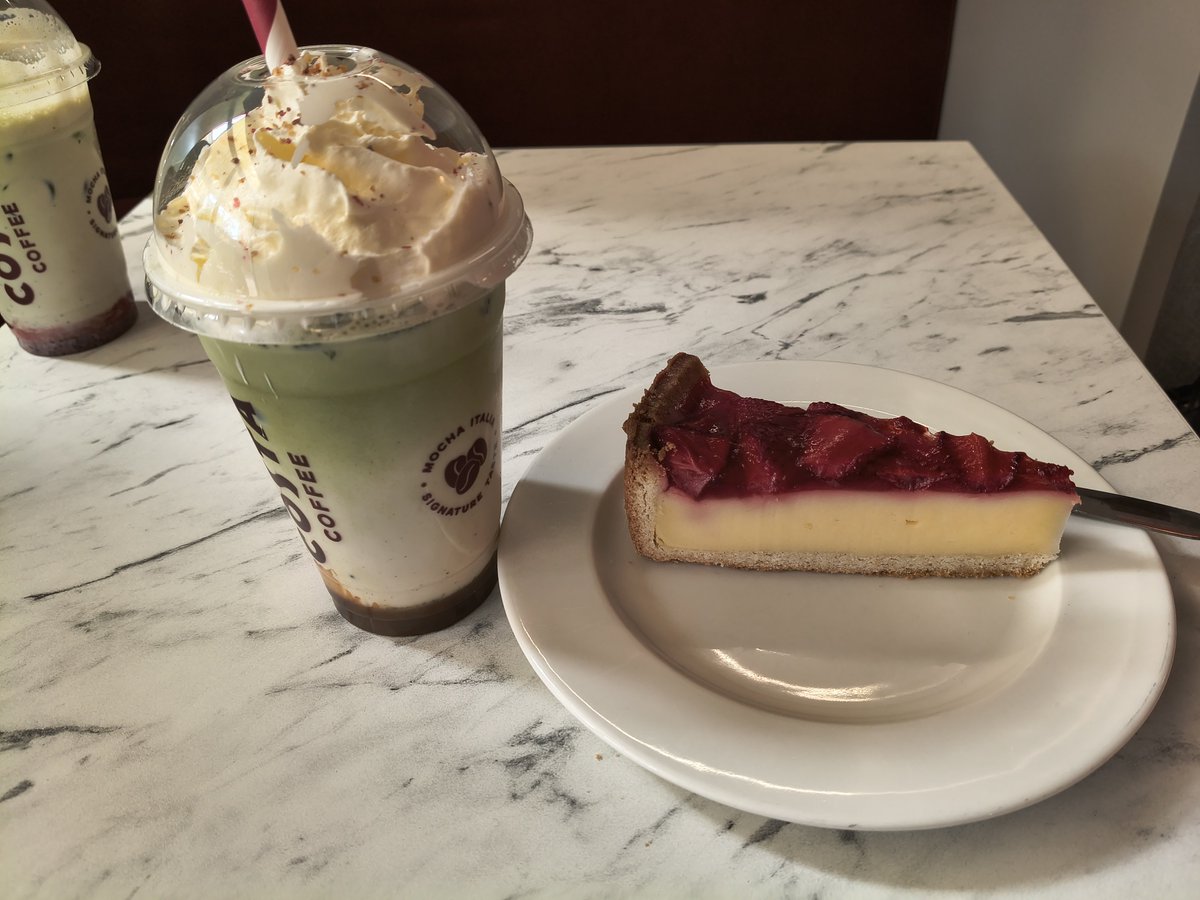 LordranKane's tweet photo. My friend's treat, had the maple hazel iced matcha and a strawberry cheesecake, the cake reminded me of the carrot cake I had that one time at work. https://t.co/elSruVPpec