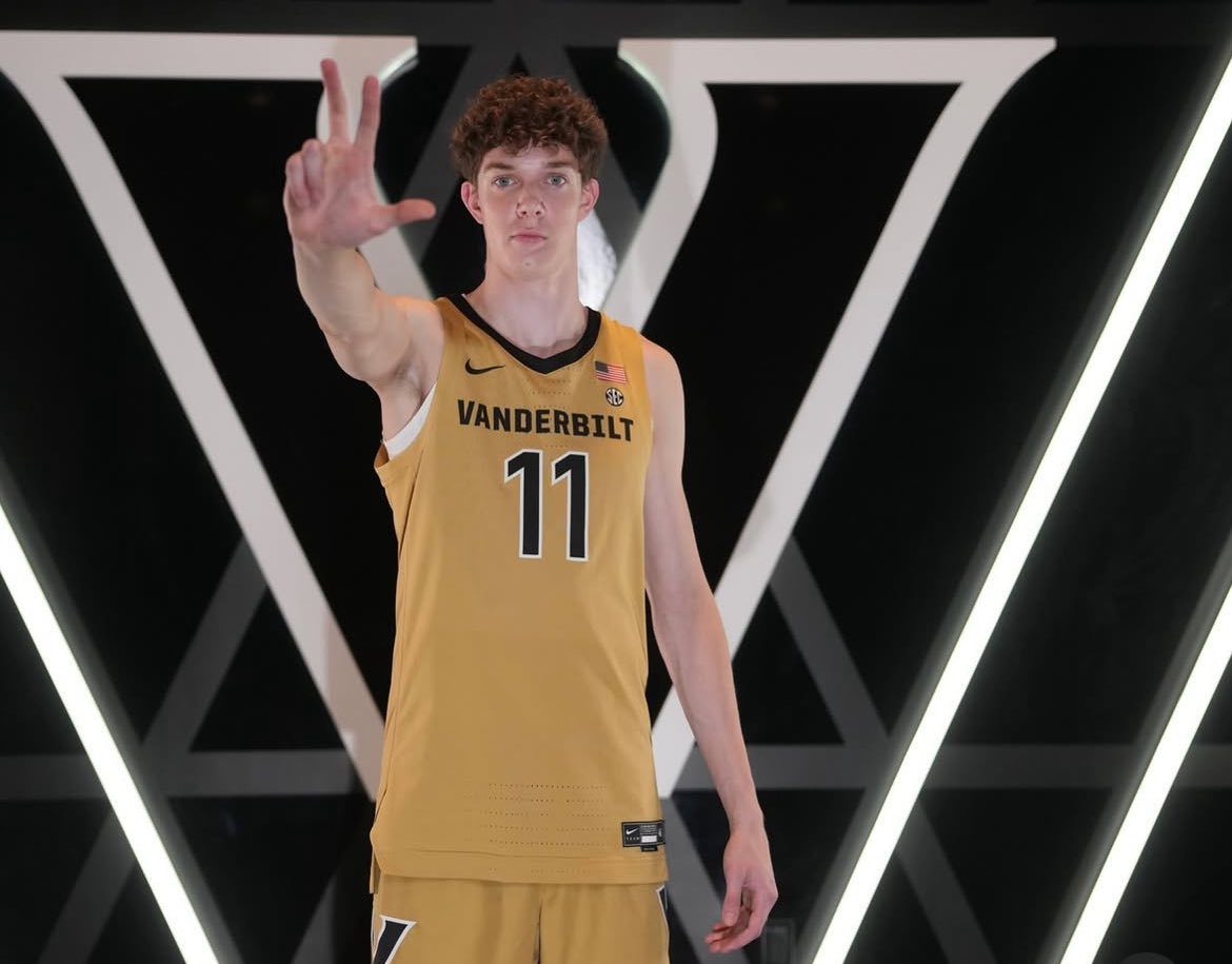 DushawnLondon1's tweet photo. NEWS: Declan Griffiths, a Griffiths, a four-star forward in the class of 2027, has committed to Vanderbilt, he tells @247Sports 

https://t.co/RtKGbGC6fH https://t.co/YXdvzQYqam