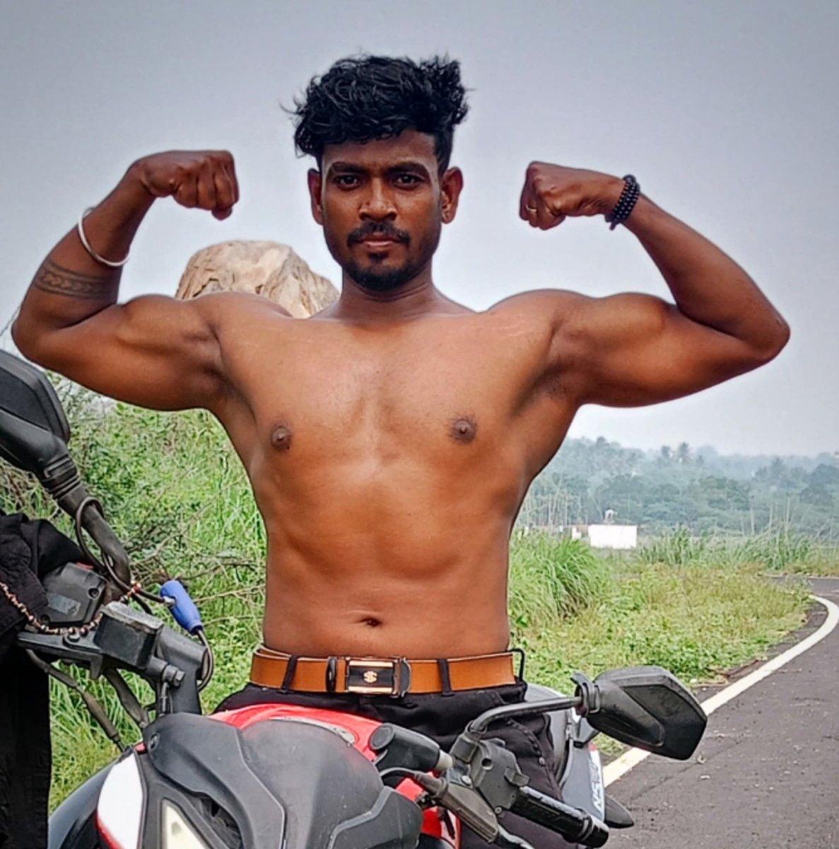raju39841's tweet photo. Hero ❣️ https://t.co/YZYZlYVFjR