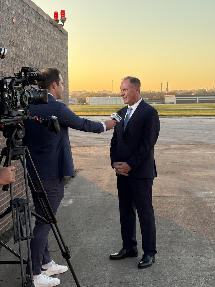 RepMann's tweet photo. I joined @SecDuffy and @RogerMarshallMD today in KC to see the work underway to modernize our air traffic control system.

Thank you, Secretary Duffy, for your leadership. I look forward to passing the Modern Skies Act and ensuring America remains the global leader in aviation. https://t.co/bqra1fa0PH