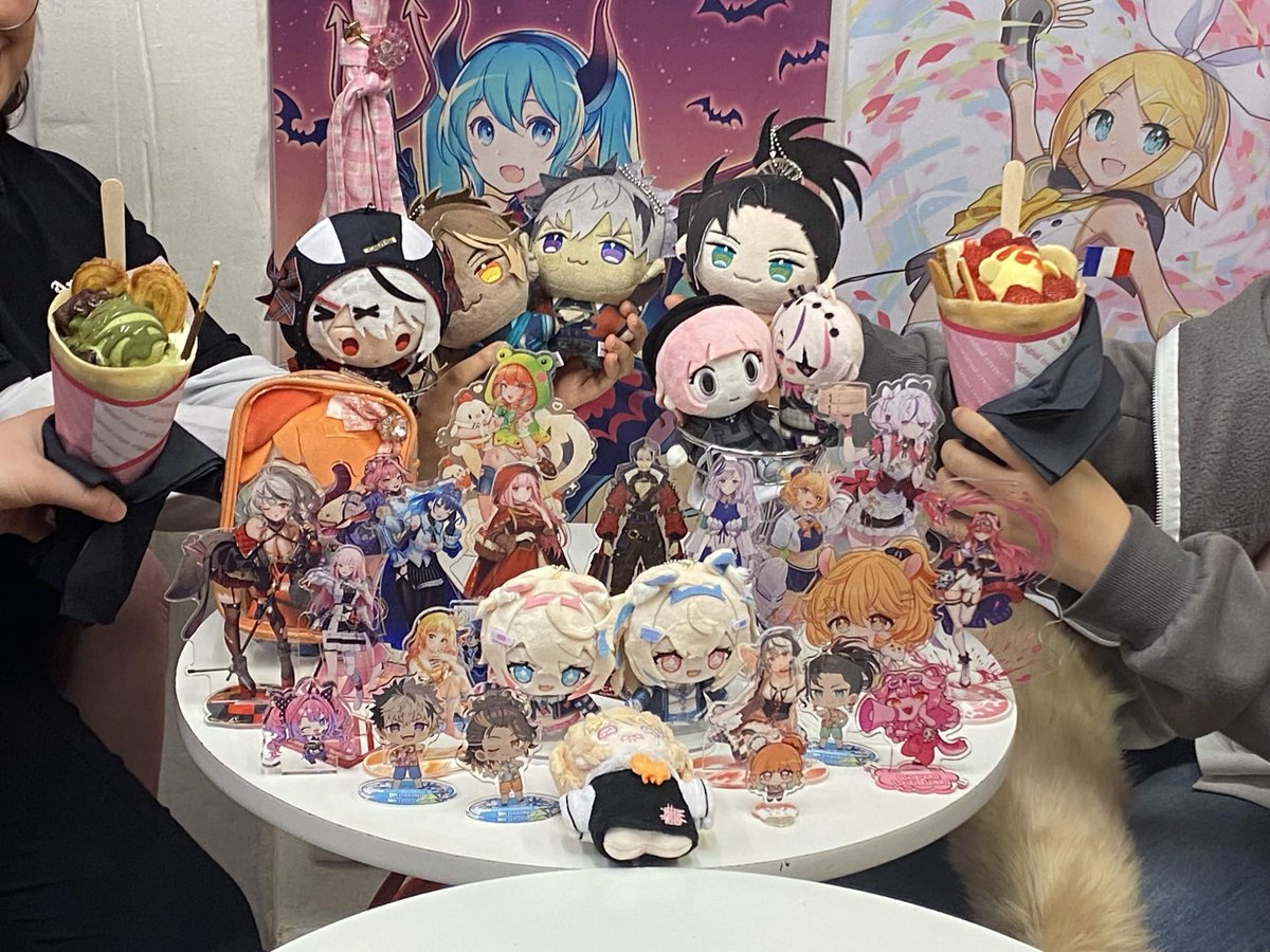 ichinyancos's tweet photo. Celebrating spooky month by eating crepes with Eimi and my girlies today ₍ᐢ·͈༝·͈ᐢ₎
I had so much fun (˶˃ ᵕ ˂˶) .ᐟ.ᐟ

First pic by @/reinisub <3
#eikatsu https://t.co/KrXCafIPts