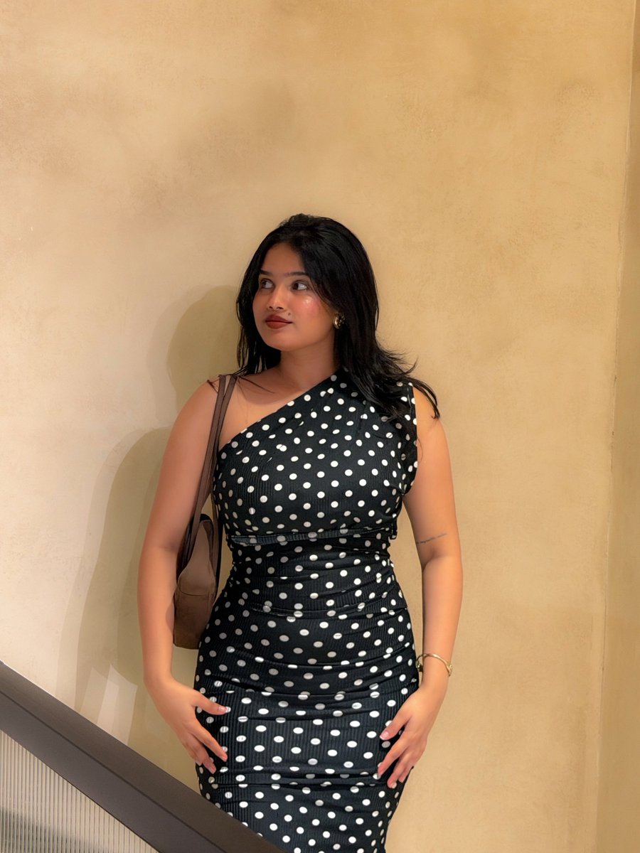 influencers_pak's tweet photo. Beauty in Black. 🖤

#VedhaChowdary https://t.co/IVe5l26MNb
