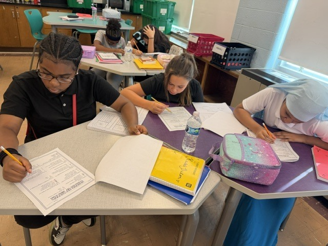 OlmstedSouth's tweet photo. 🔬💜 Sixth grade science is in action at OAS!
Our young scientists are exploring, investigating, and learning through hands-on activities. Great things are happening in the science classroom! 🦉
#OASOwls #SixthGradeScience #ScienceInAction #HandsOnLearning #OlmstedAcademySouth https://t.co/UMARx4TMki