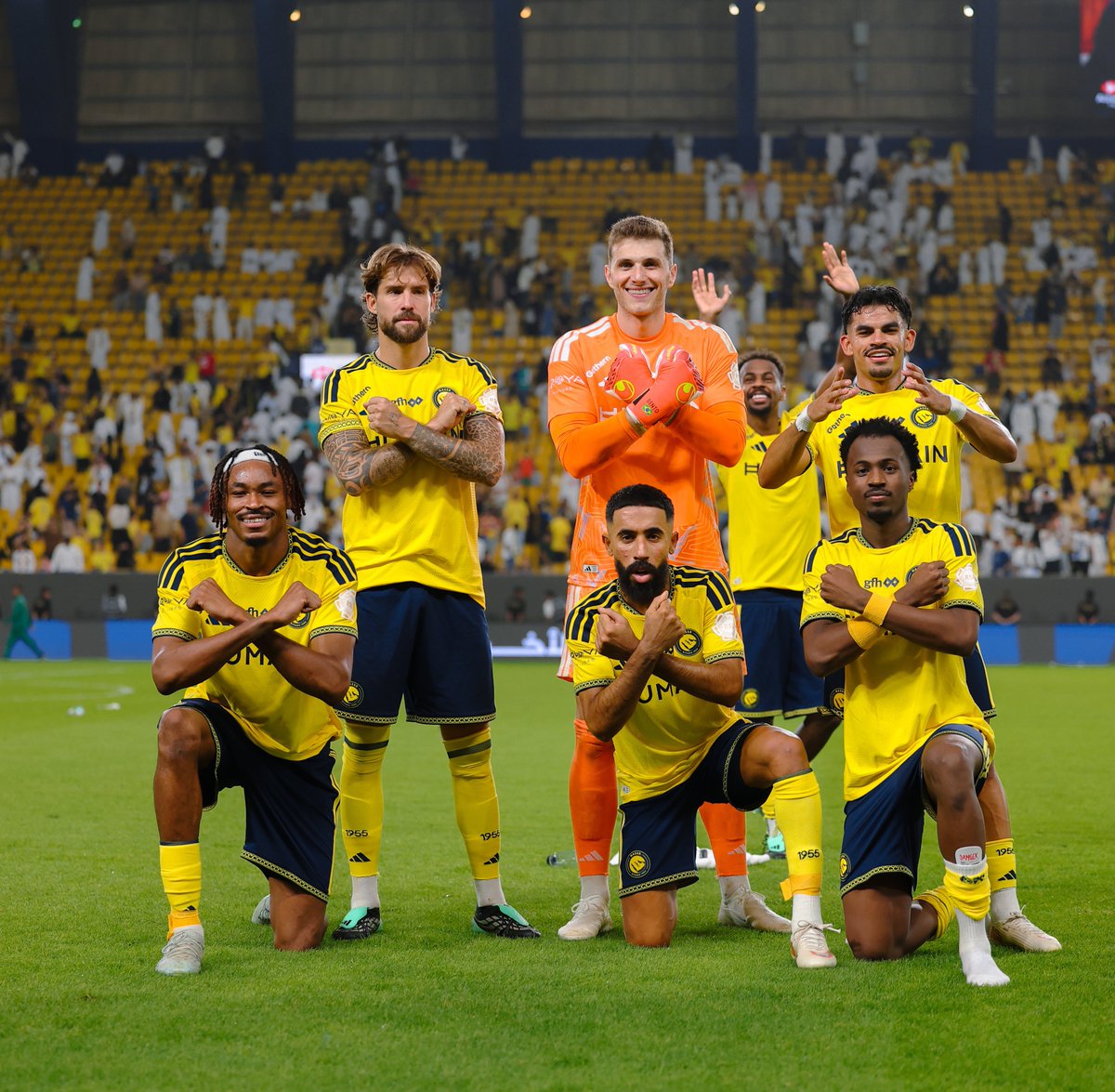 AlNassrFC_EN's tweet photo. A clean sheet to complete the night 🧤💛 https://t.co/zxP3AUr8ZR