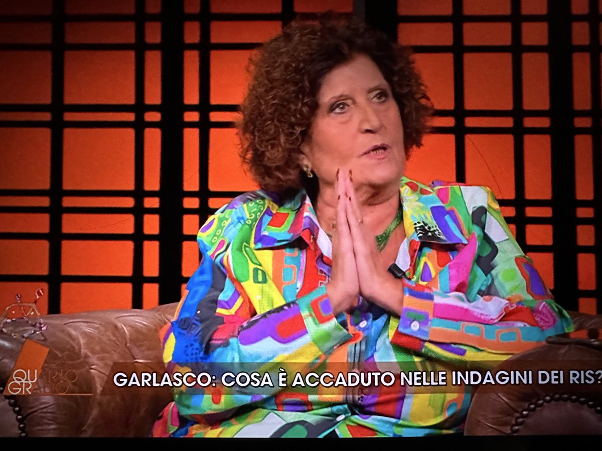 QuartoEstathe's tweet photo. Dottoressa, ricordo a me stessa, che cotanta indignazione quando venne trasmessa e resa pubblica una conversazione cliente/avvocato non l’ho vista. E potrei stare qui ad elencarne altre 100. Le SiT pubbliche sono  l’ultima cosa,in questa storia, per cui indignarsi! #garlasco https://t.co/Tinuc7glon