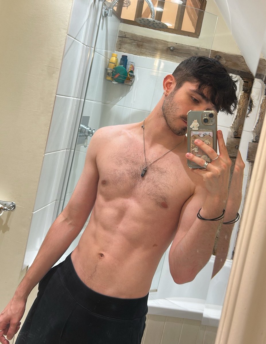 CatBoyTwlnk's tweet photo. Getting back on it 💪🏻 🏋️ https://t.co/YXqhzotgcs
