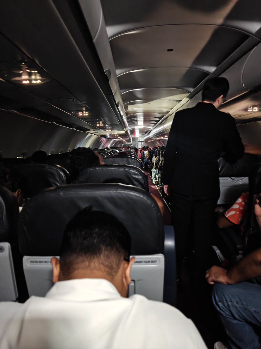 NishantShu2020's tweet photo. Thai air asia flight from bangkok to kolkata had a nose gear failure. As the pilot slammed the front part on the ground. Flight FD120 cannot move at all and 186 people are trapped into it for almost 1 hour. No lights, no air ventilation, no drinking water. 
@aajtak https://t.co/RCDiGzxZEv