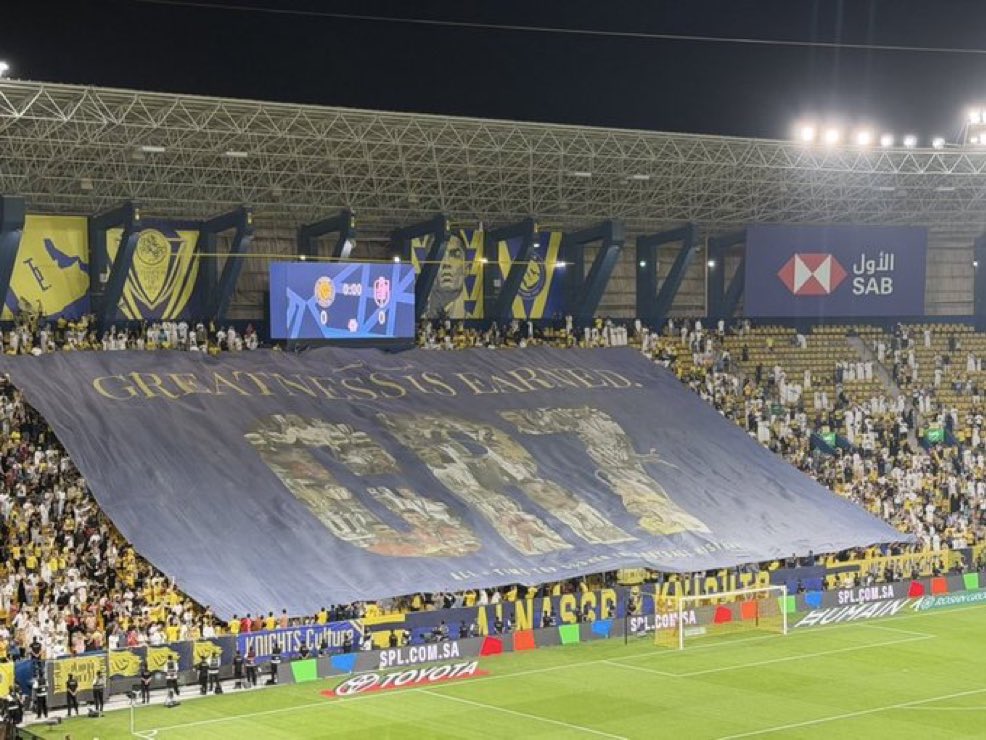 theMadridZone's tweet photo. 🚨 Al Nassr Fans Tribute to Cristiano Ronaldo: 

“GREATNESS IS EARNED.” https://t.co/NOZRfqVmIL