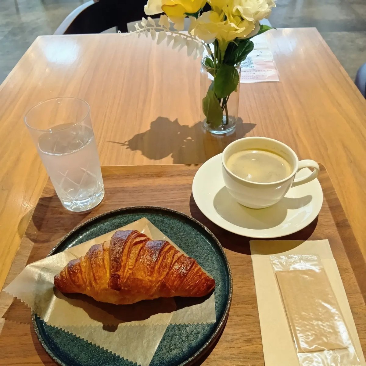 monkatehorizon's tweet photo. 茶珈堂でクロワッサンモーニングセットとフレンチトースト。朝のご褒美にぴったり。 https://t.co/q6RCEN9wwd