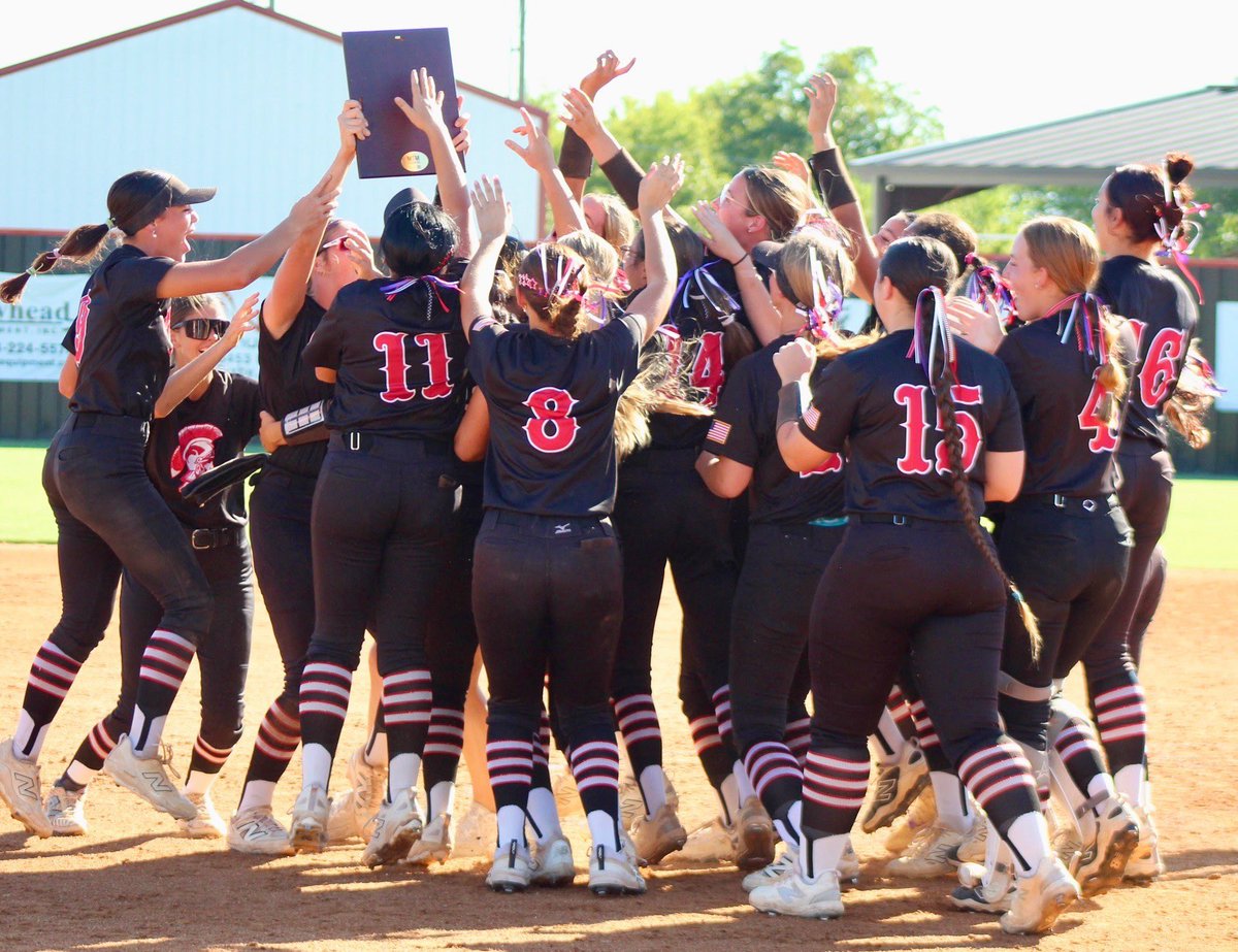 KynleeDiLibero4's tweet photo. State bound!!!! Went 4-6 at the plate!! @TulsaEliteSB https://t.co/1bUeoqfiXZ