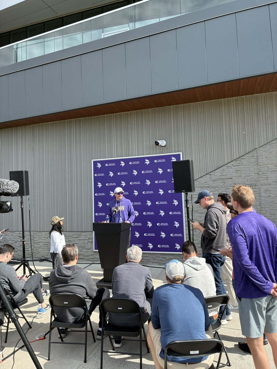 PAOnTheMic's tweet photo. Final @Vikings HC Kevin O’Connell presser before Saints road game.
They’ll have to stay undefeated sans LT Christian Darrisaw, who’s OUT.
Jefferson and Addison QUESTIONABLE into the weekend. #Skol https://t.co/ajGt9nu5XO