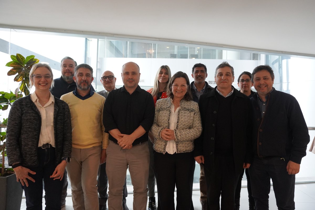 agesic's tweet photo. 🤝 Los reconocimientos a Uruguay en #IdentificaciónDigital son resultado del trabajo colaborativo con organismos del Estado. Junto al @Minterioruy y la DNIC continuamos impulsando iniciativas para brindar servicios públicos digitales seguros y accesibles. https://t.co/MQ9MZdS2pe https://t.co/saIgSl0B1g