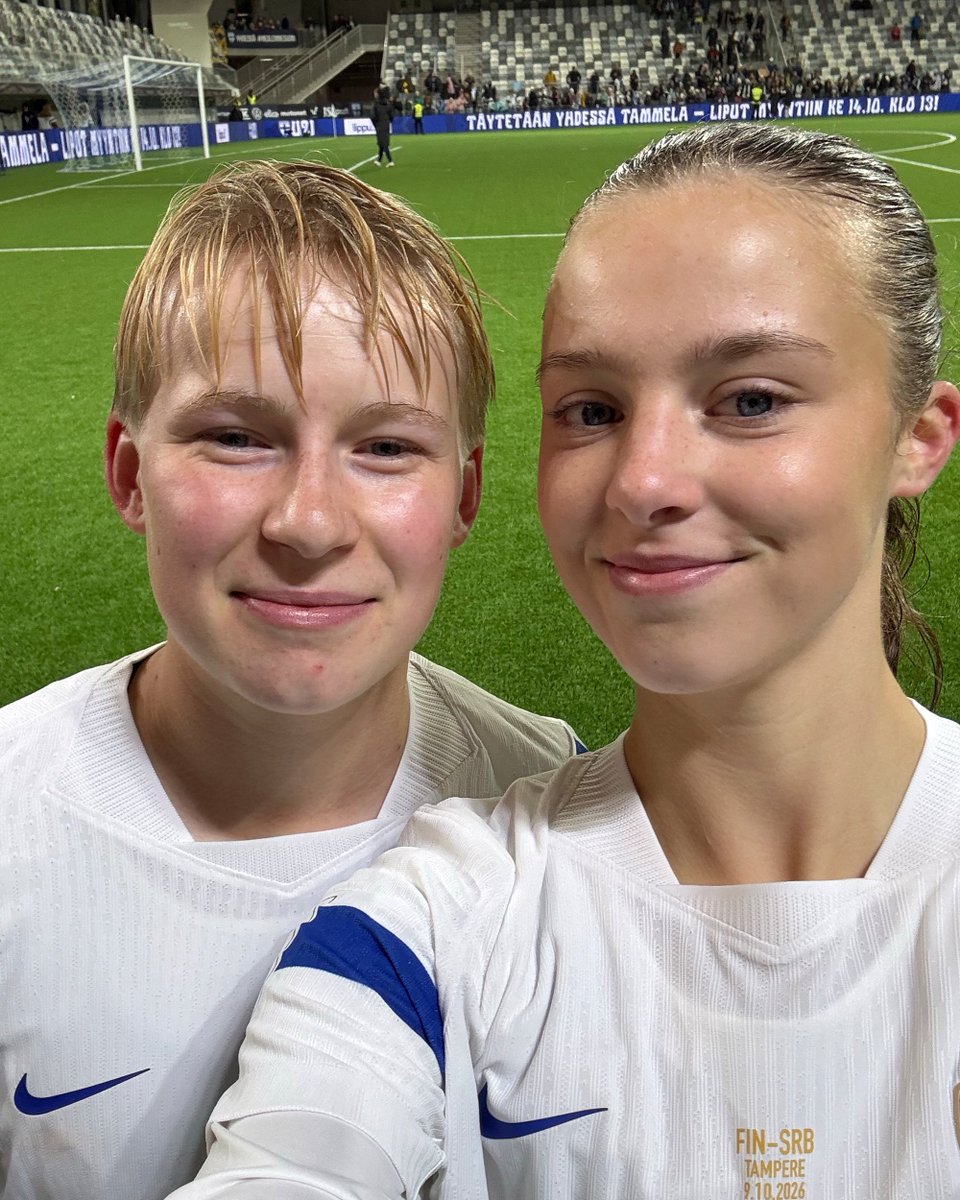 HelmaritFI's tweet photo. 𝐴-𝑚𝑎𝑎𝑗𝑜𝑢𝑘𝑘𝑢𝑒𝑑𝑒𝑏𝑦𝑦𝑡𝑡𝑖! 🦉🇫🇮 

Erityinen ilta Noora Karvoselle ja Olivia Uleniukselle. 🥰

#Helmarit #MeOlemmeSuomi https://t.co/V4lF6Zn4mh