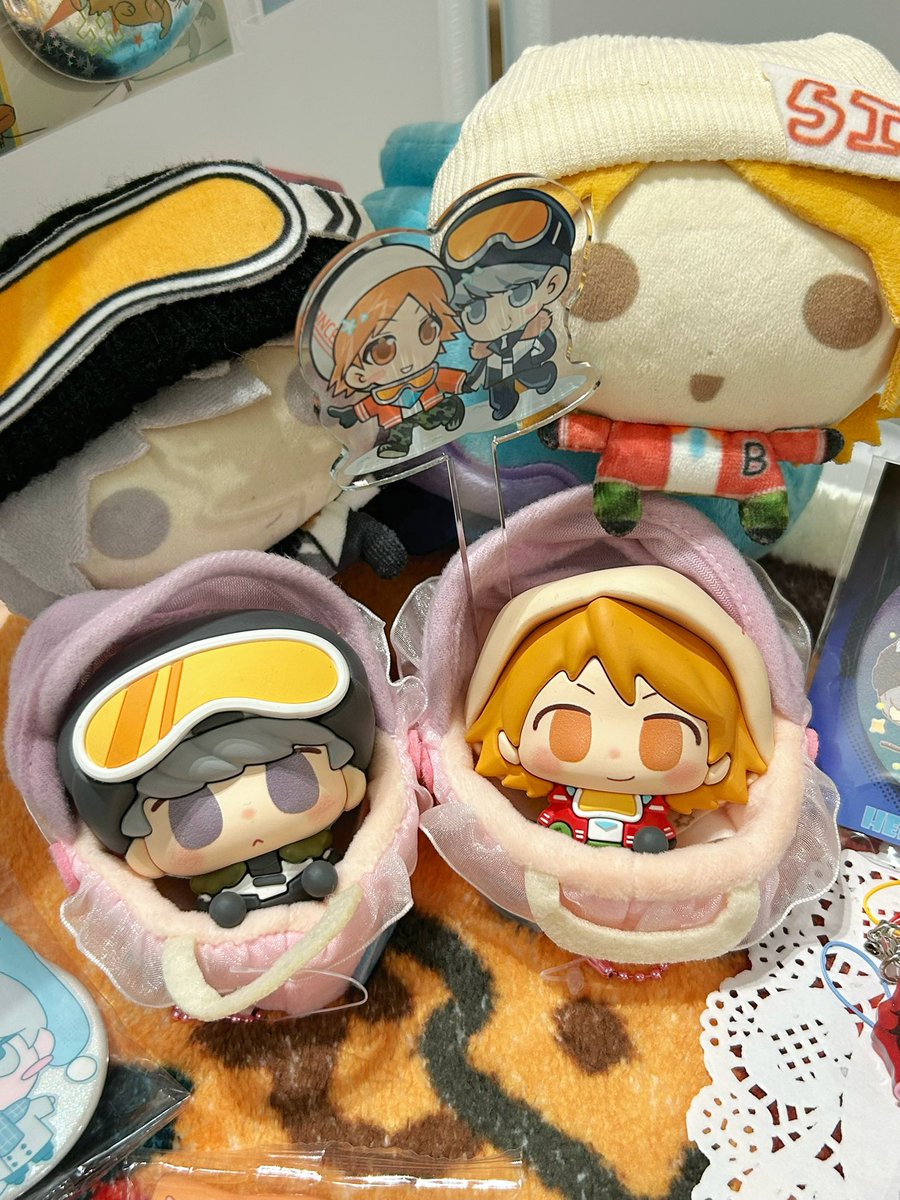 nonoooooo12138's tweet photo. 🎿❄️ #主花  做了新的滑雪服摆件～ https://t.co/FNBPnfAu1s