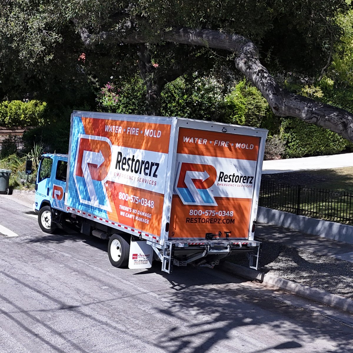 restorerz's tweet photo. Covering Los Angeles, The OC, The IE, Ventura County, plus Las Vegas, Columbus OH &amp; Fresno with our #Restoration #EmergencyServices 24/7 365.
There's No Damage We Can't Manage! All insurance approved. 
Call 833-391-5069 #FireDamage #MoldDamage #WaterDamage https://t.co/2NiRRbycZK