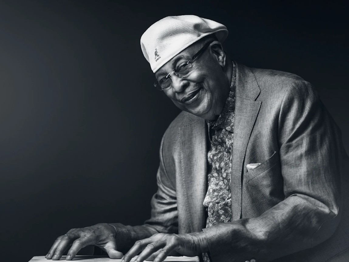 CLETimeRecords's tweet photo. Happy birthday to multi-Grammy Award winning NEA Jazz Master pianist Chucho Valdés who turns 85 today, born October 9, 1941 in Quivicán, Mayabeque, Cuba 🎂🎹🇨🇺

#chuchovaldes #piano #jazz #happybirthday https://t.co/2dV5saVvkh