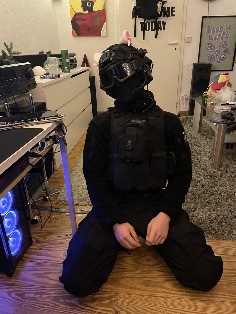 noirshadowedge's tweet photo. first ever post🥴 https://t.co/a53y7psqES