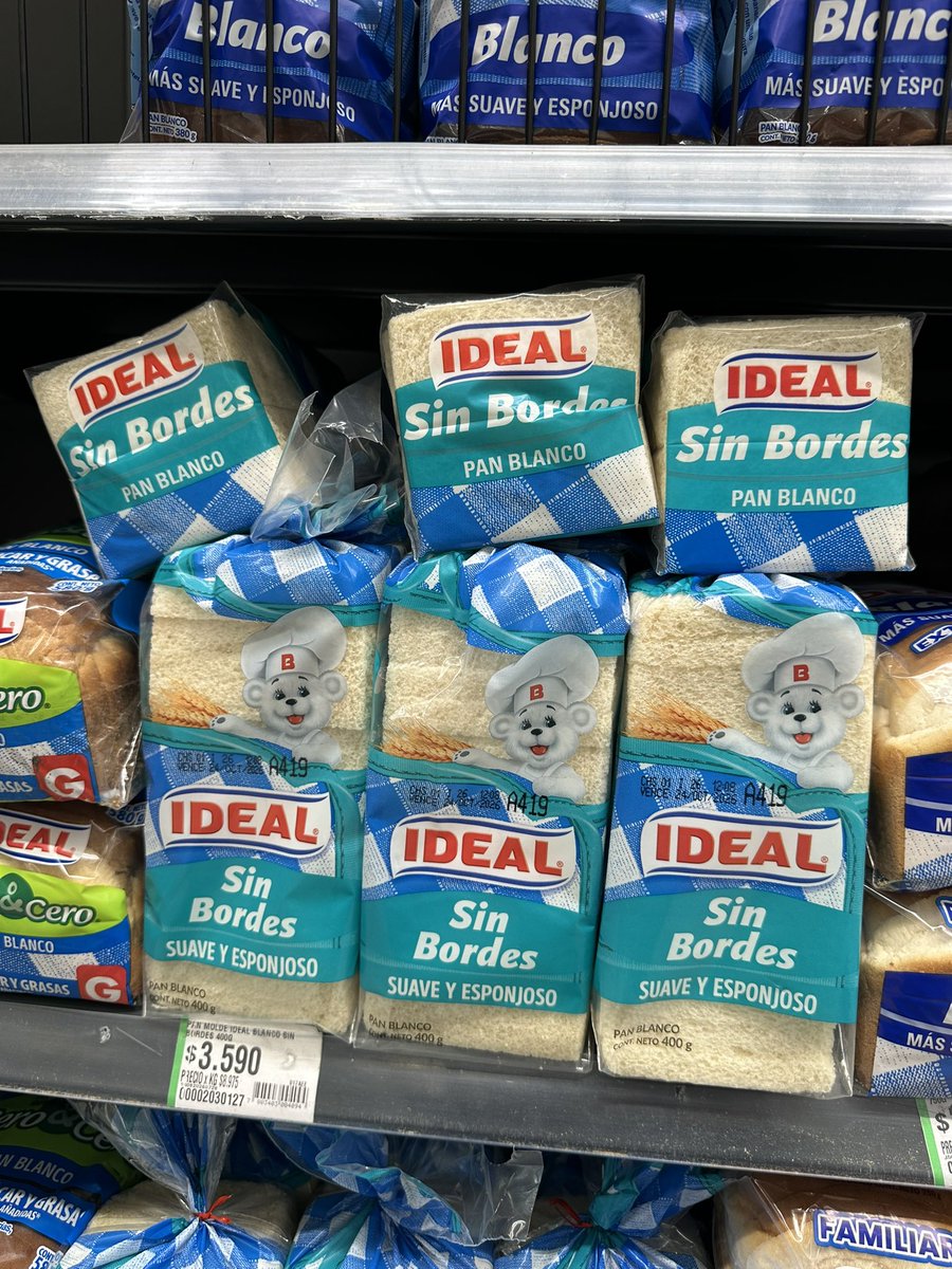 yuyubub's tweet photo. cuando dicen chile país tea me acuerdo del noble invento del pan bimbo sin bordes https://t.co/0QBdluvGs2