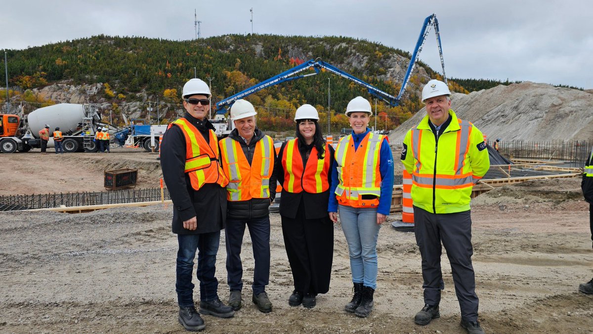 InvestQuebec's tweet photo. En appuyant la réfection du Terminal 5 du Port de Baie-Comeau, nous sommes heureux de contribuer de manière significative au développement économique de la Côte-Nord. https://t.co/sfYUnrTO5Y https://t.co/gMEzl8n2iE