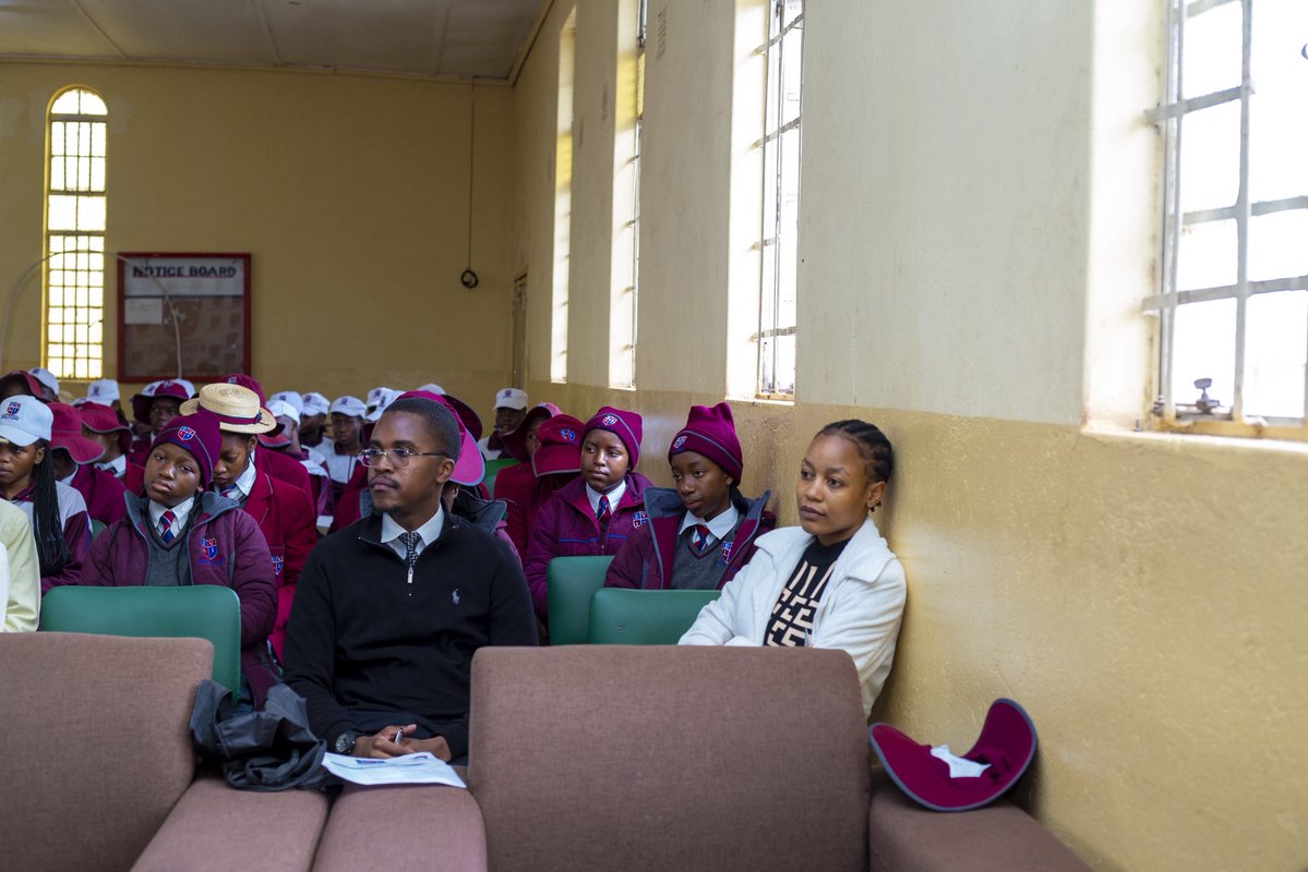 girlsintechzw's tweet photo. 💜 GITZ is proud of Anthia Moyo for representing us at the AI for Everyone Conference at Eduvest Learning Institute!

She shared insights on how students can use AI responsibly to enhance their learning, from summarising notes to preparing for exams, &amp; critical thinking. https://t.co/Yg2ls1MqSc